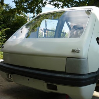 Lunette arrière Makrolon Peugeot 205